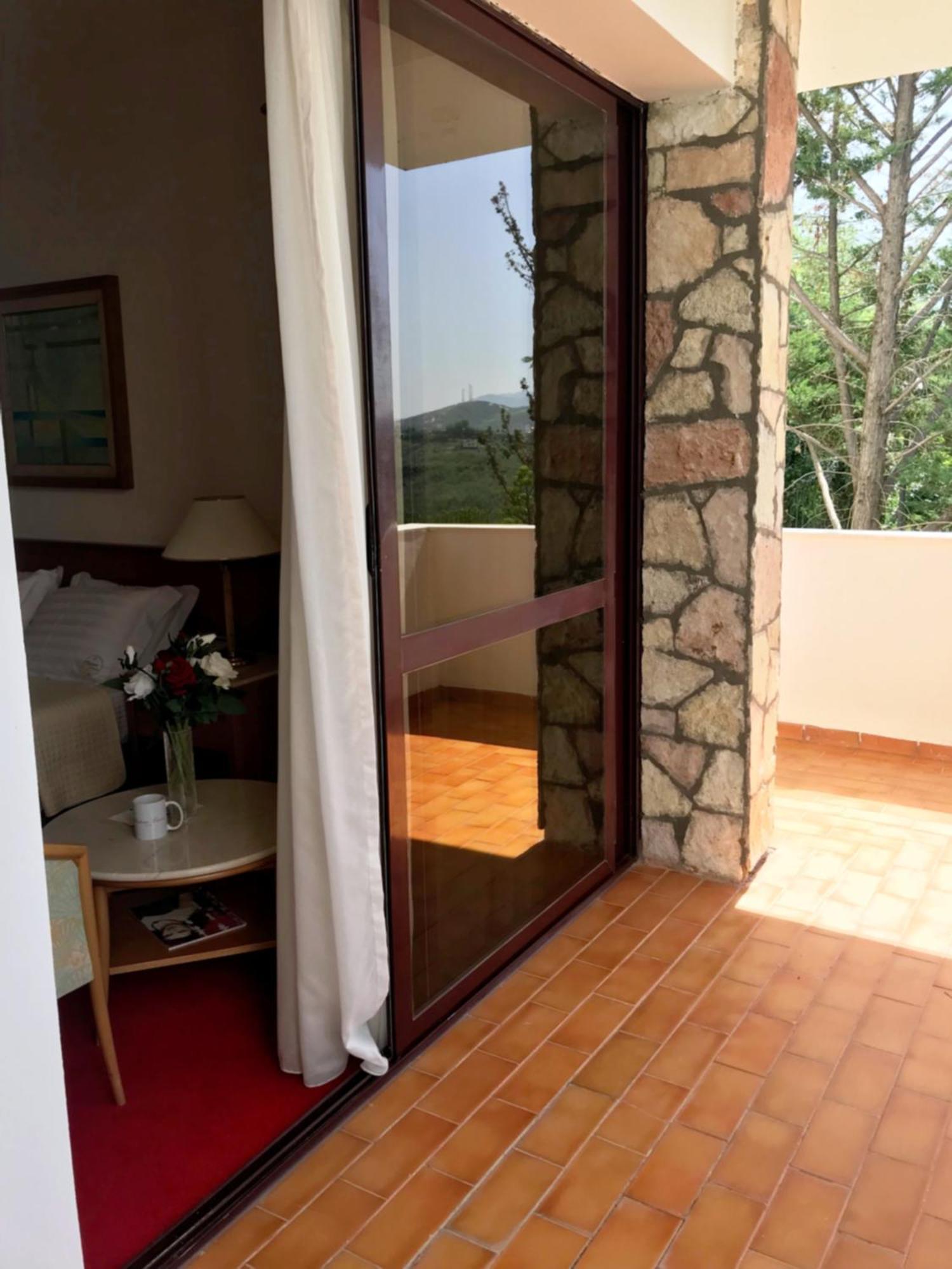 Chateau Linza Resort 地拉那 外观 照片