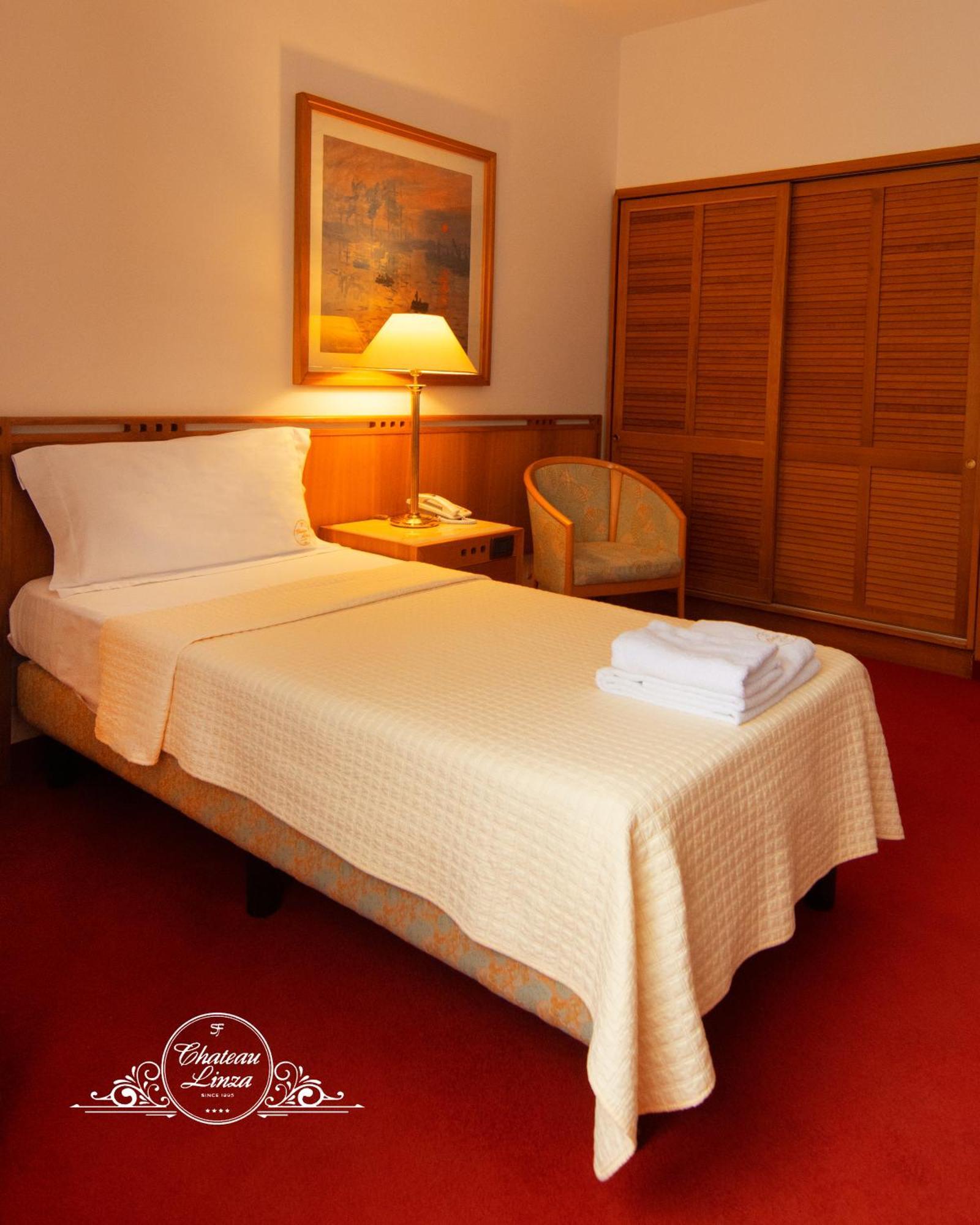 Chateau Linza Resort 地拉那 外观 照片
