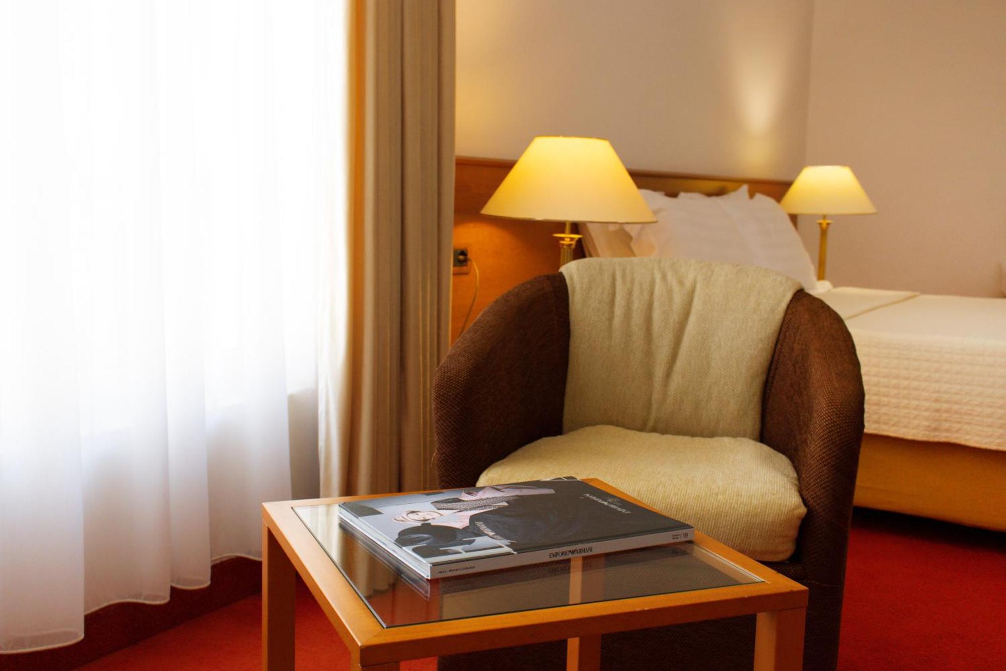 Chateau Linza Resort 地拉那 外观 照片