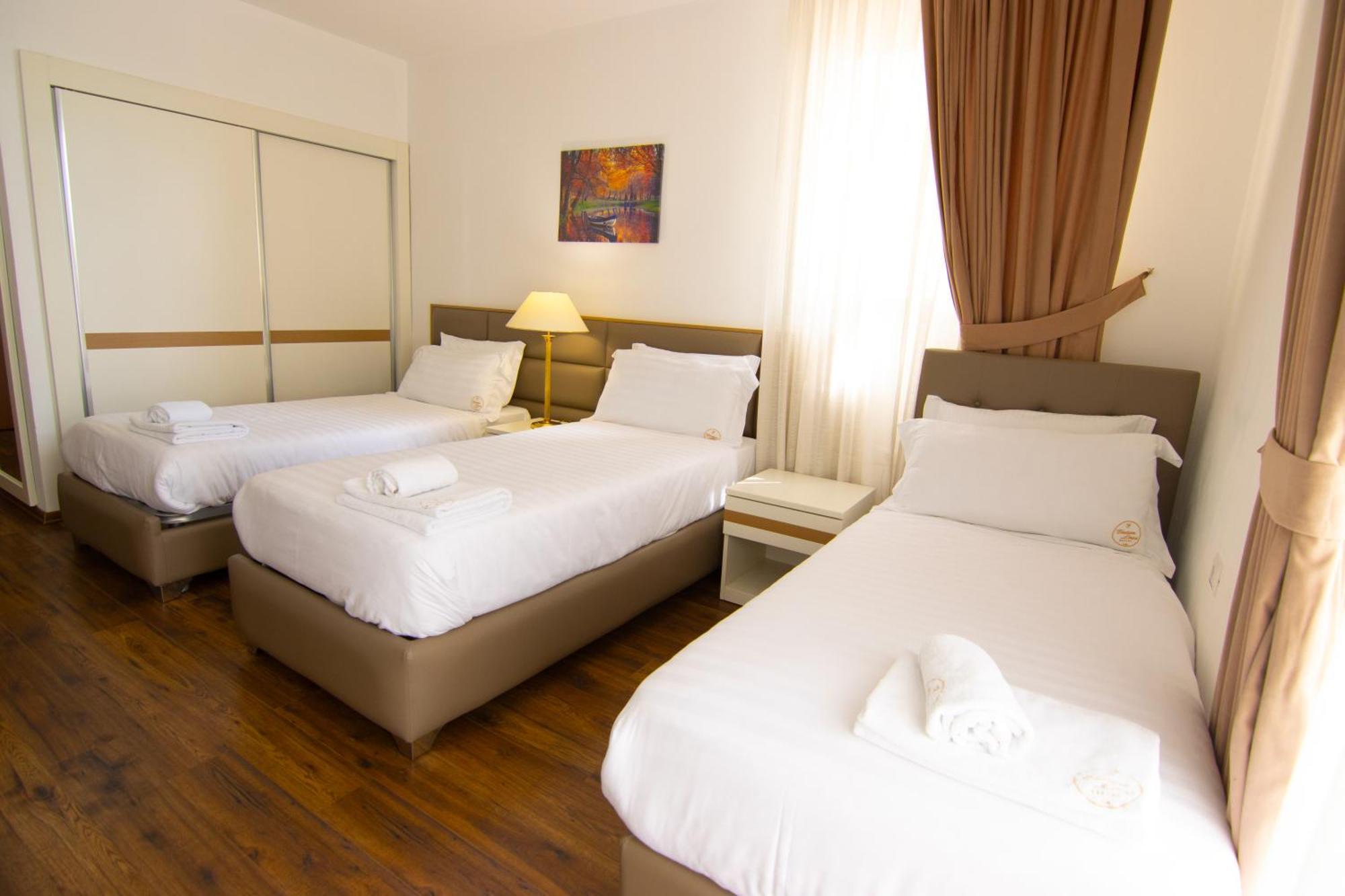 Chateau Linza Resort 地拉那 外观 照片