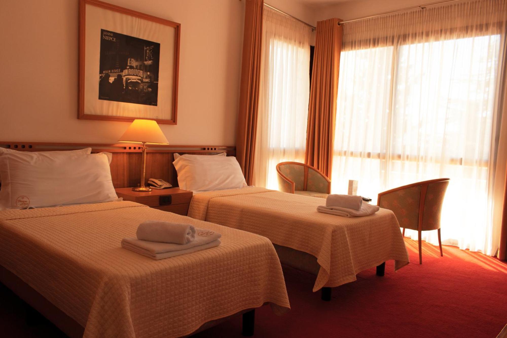 Chateau Linza Resort 地拉那 外观 照片