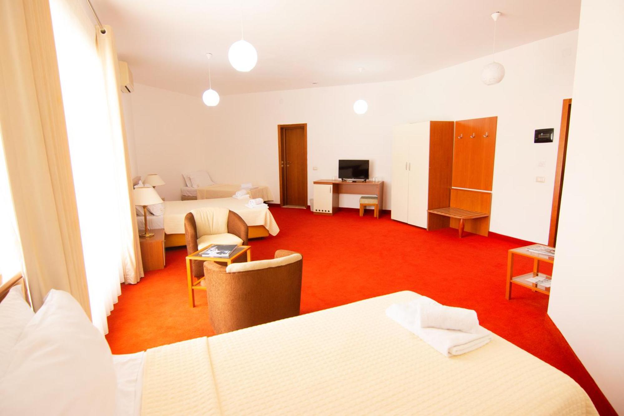 Chateau Linza Resort 地拉那 外观 照片